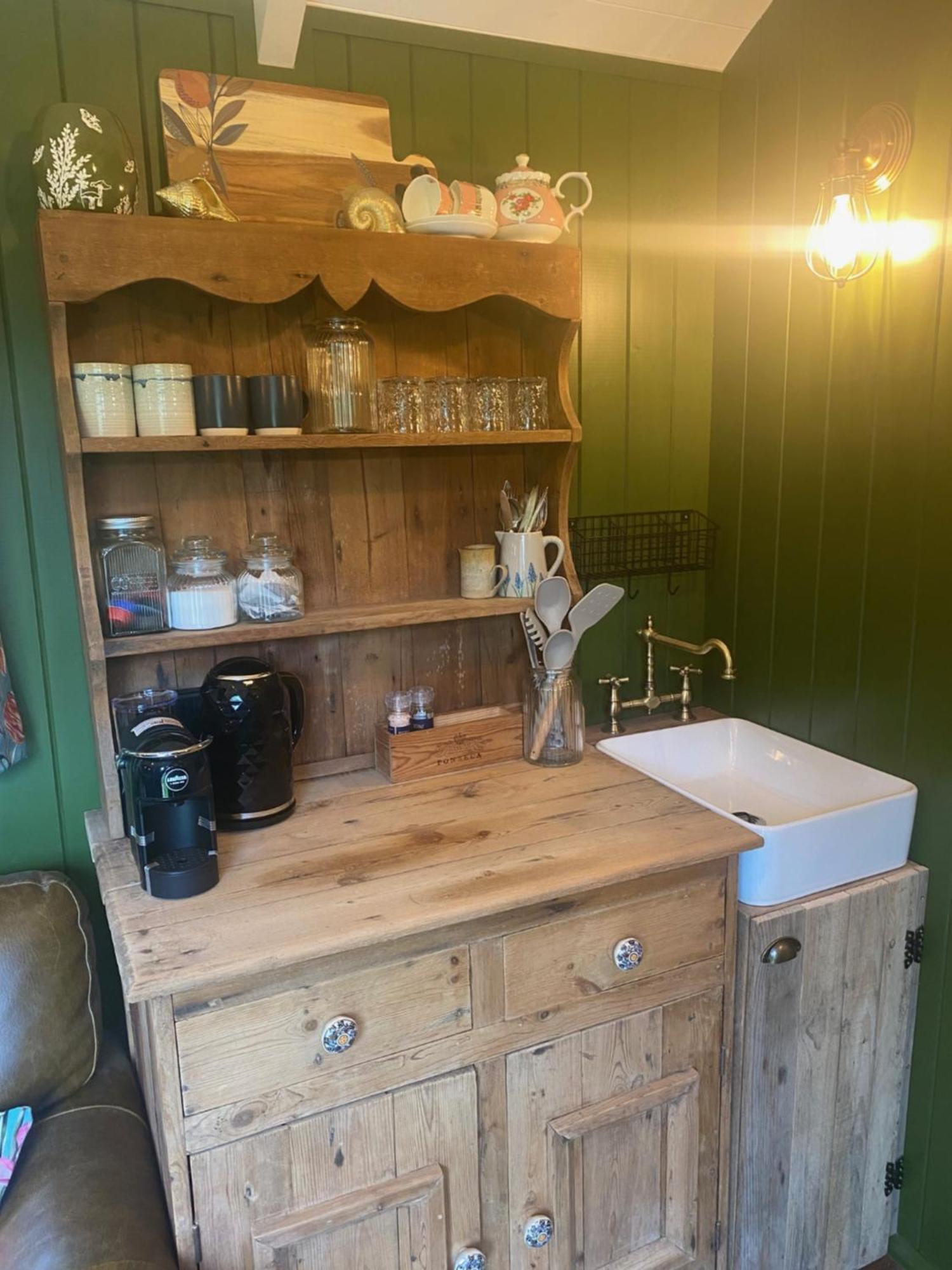 The Goose Nest Luxury Lakeside Shepherd Hut In Cardinham Woods, Cornwall Εξωτερικό φωτογραφία